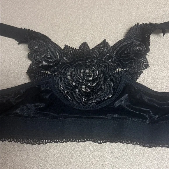 Floral Secrets Comfort Rose Bra Size 36B - Picture 6 of 7